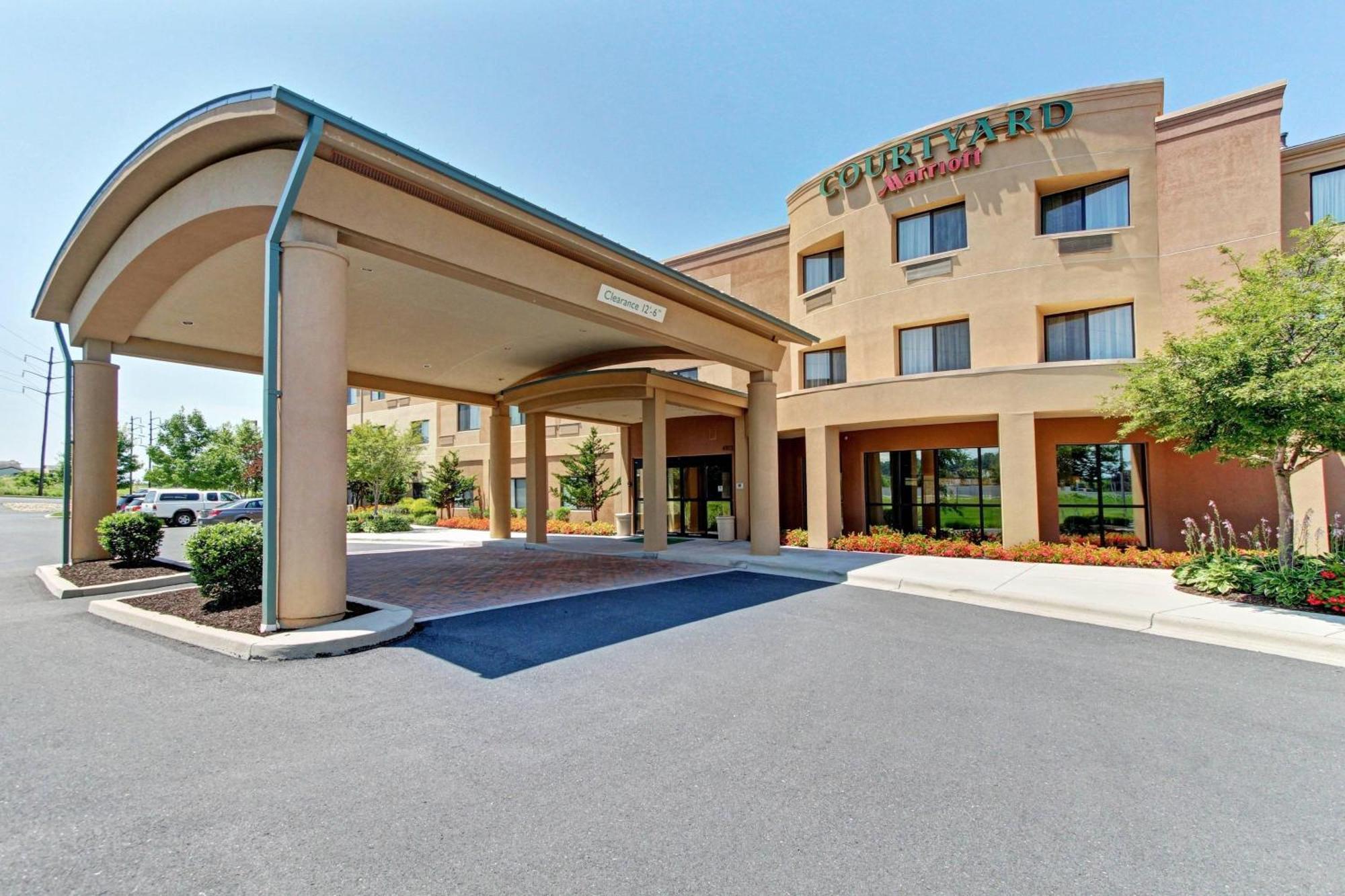 Courtyard By Marriott Harrisburg West/Меканиксберг Экстерьер фото