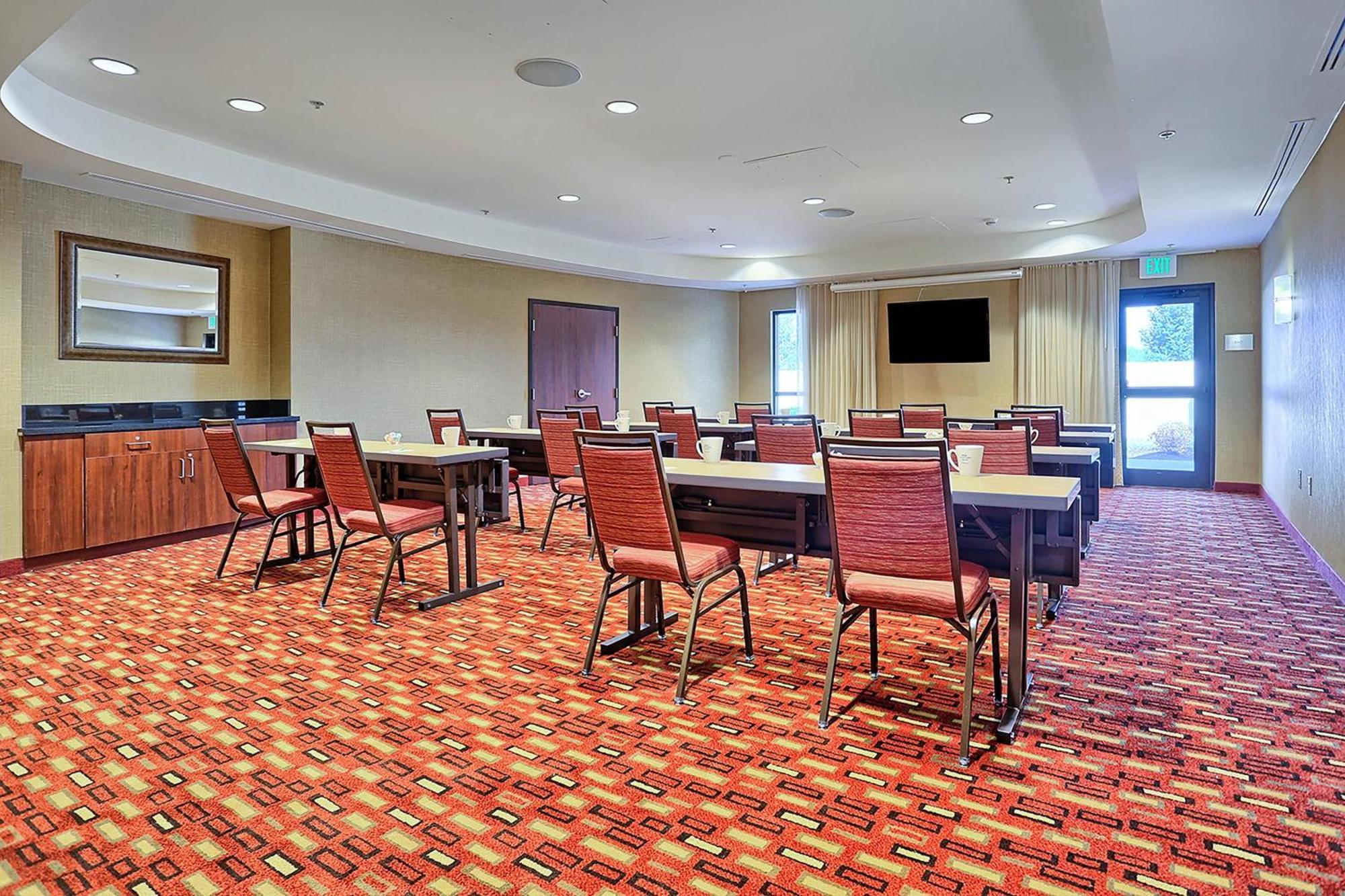 Courtyard By Marriott Harrisburg West/Меканиксберг Экстерьер фото