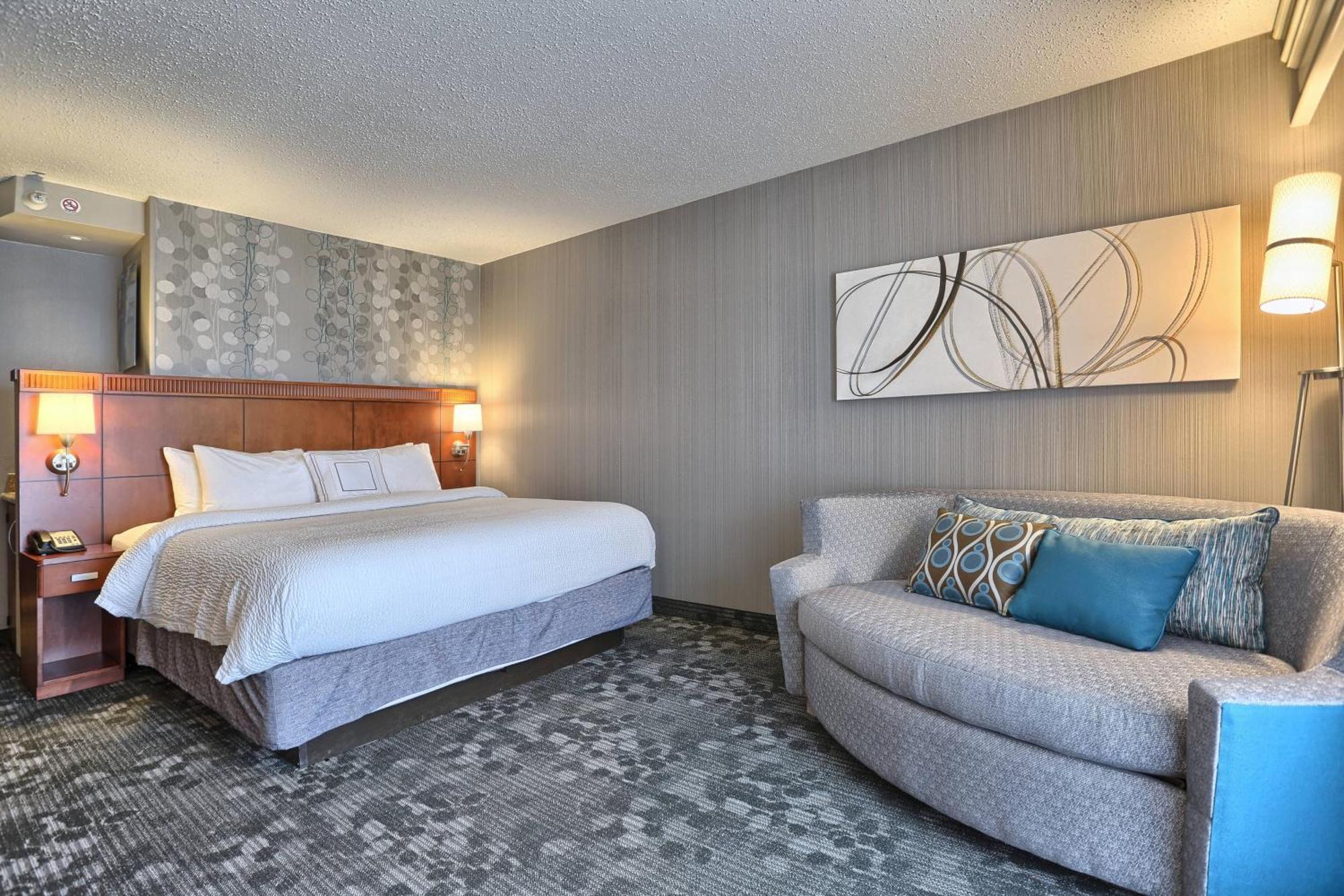 Courtyard By Marriott Harrisburg West/Меканиксберг Экстерьер фото