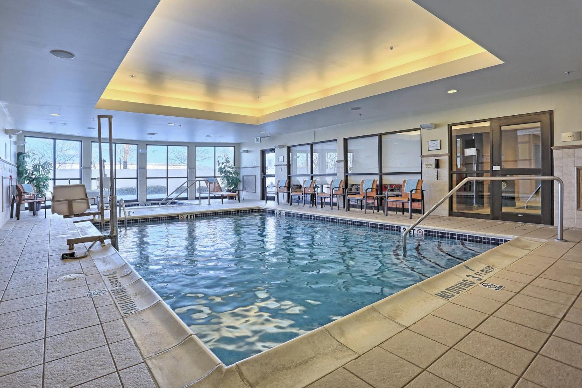 Courtyard By Marriott Harrisburg West/Меканиксберг Экстерьер фото